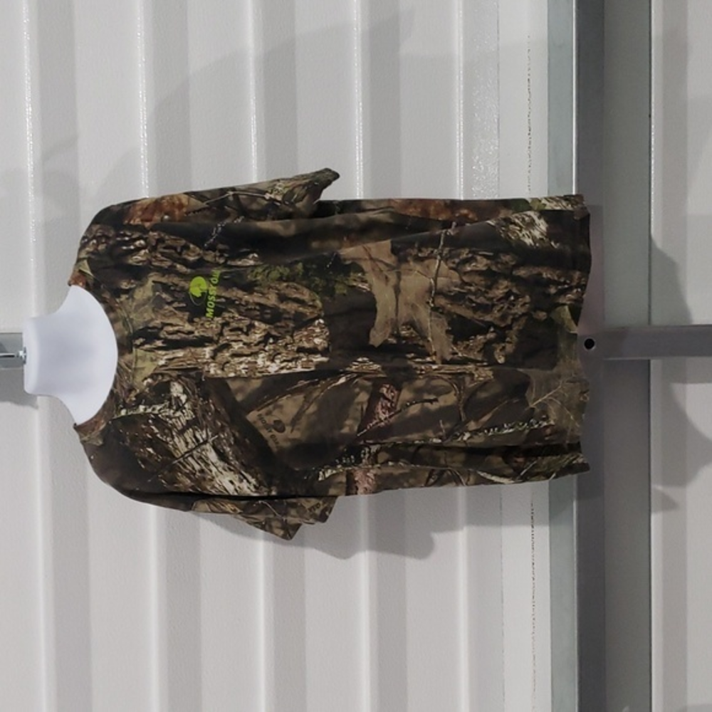 Mossy Oak Camo boys shirt Size Medium